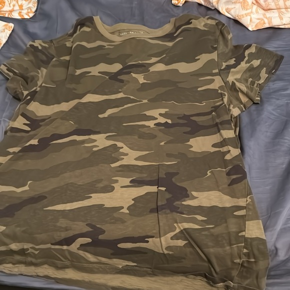 Guys American Eagle camouflage t-shirt - Picture 4 of 5